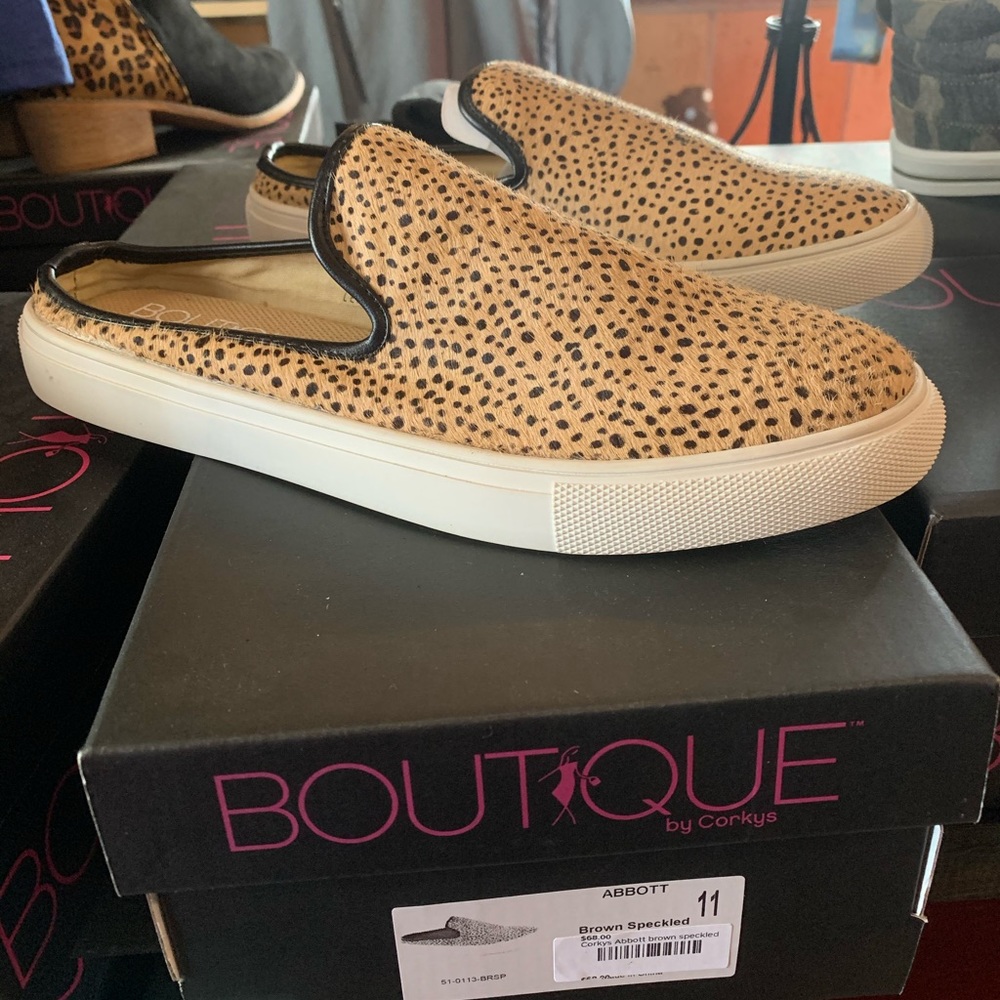 Boutique by Corkys Abbott brown speckled slip on